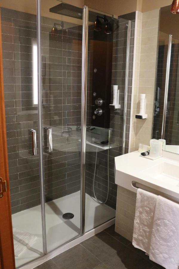 Hotel Garibaldi ヴェルチェッリ エクステリア 写真